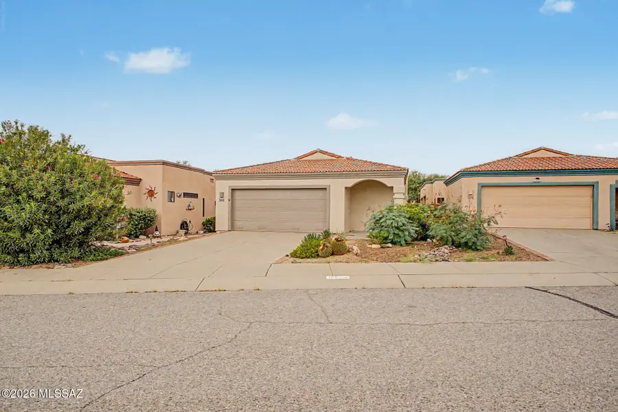 175 N Crescent Bell, Green Valley, AZ 85614 - #2