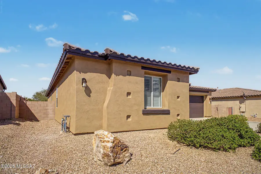 1124 W Golden Meadow Path, Sahuarita, AZ 85629 - #3