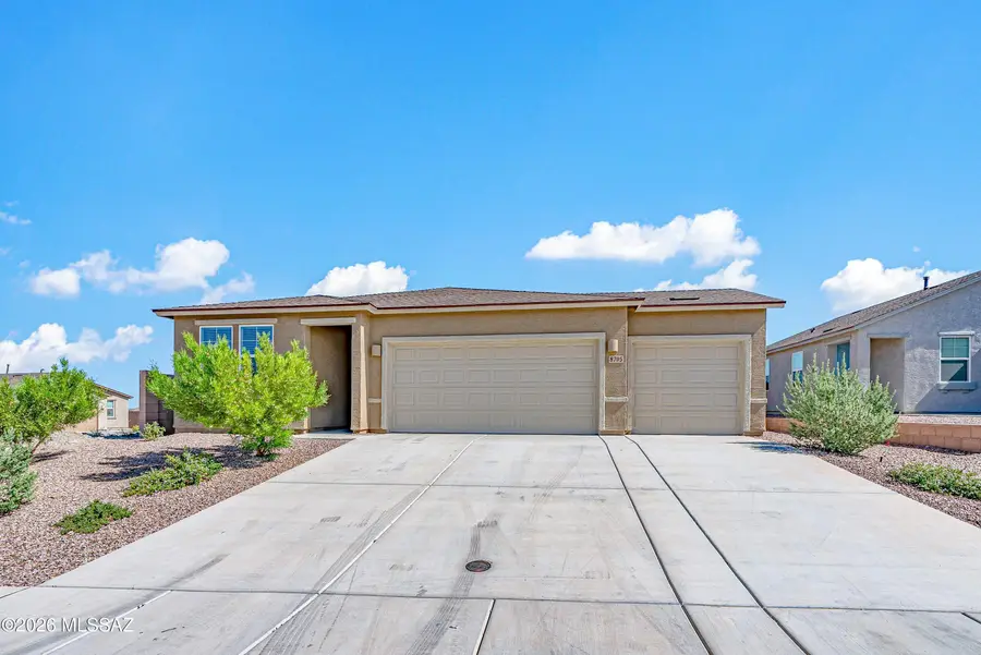 8705 E Creamy Cliffrose, Vail, AZ 85641 - #3