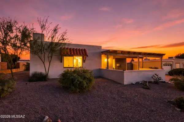 81 E Santa Chalice, Green Valley, AZ 85614