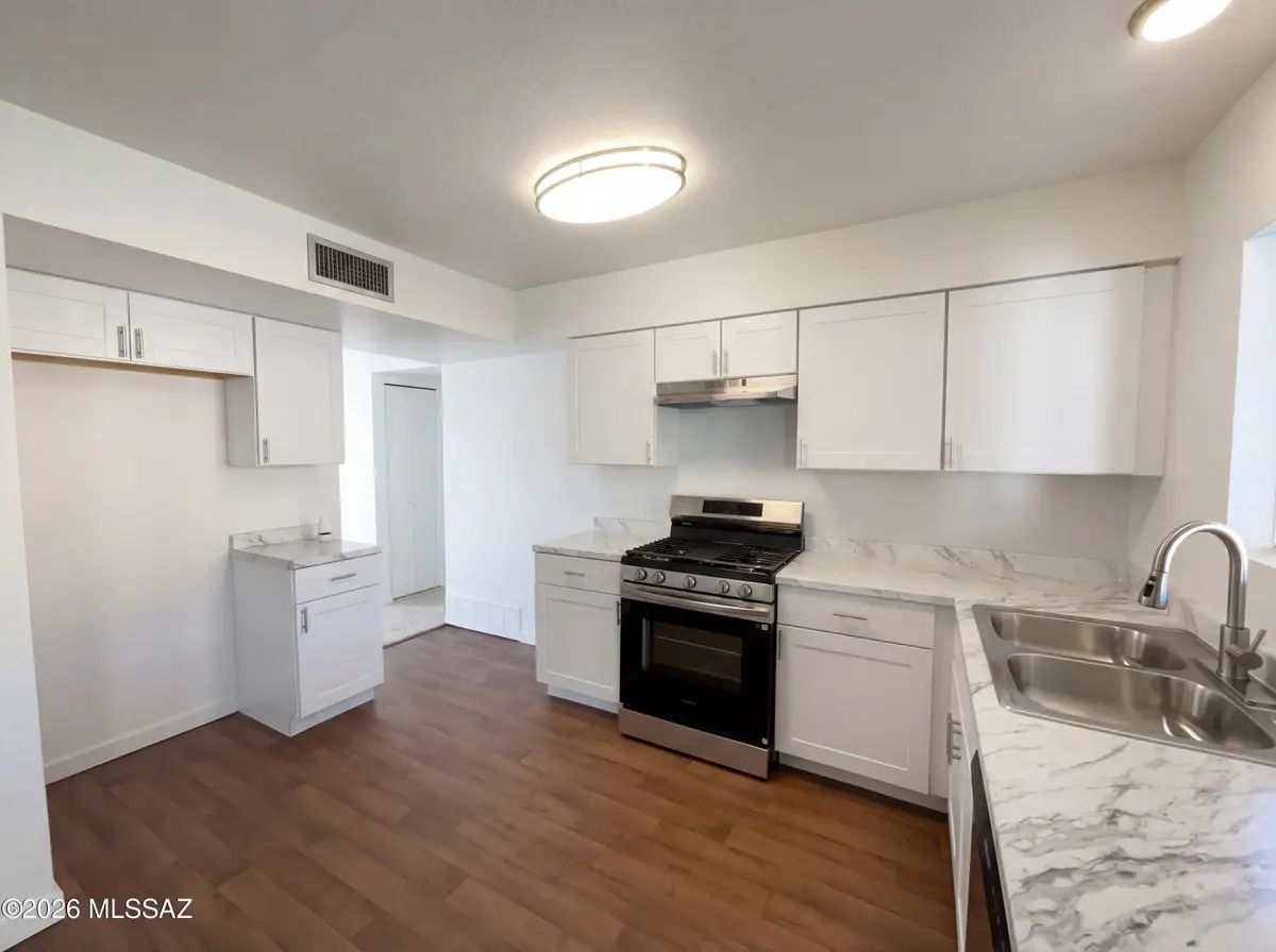 1762 W Calle La Paz, Tucson, AZ 85713 - #1