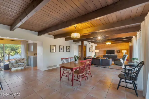 6521 N Camino Padre Isidoro, Tucson, AZ 85718