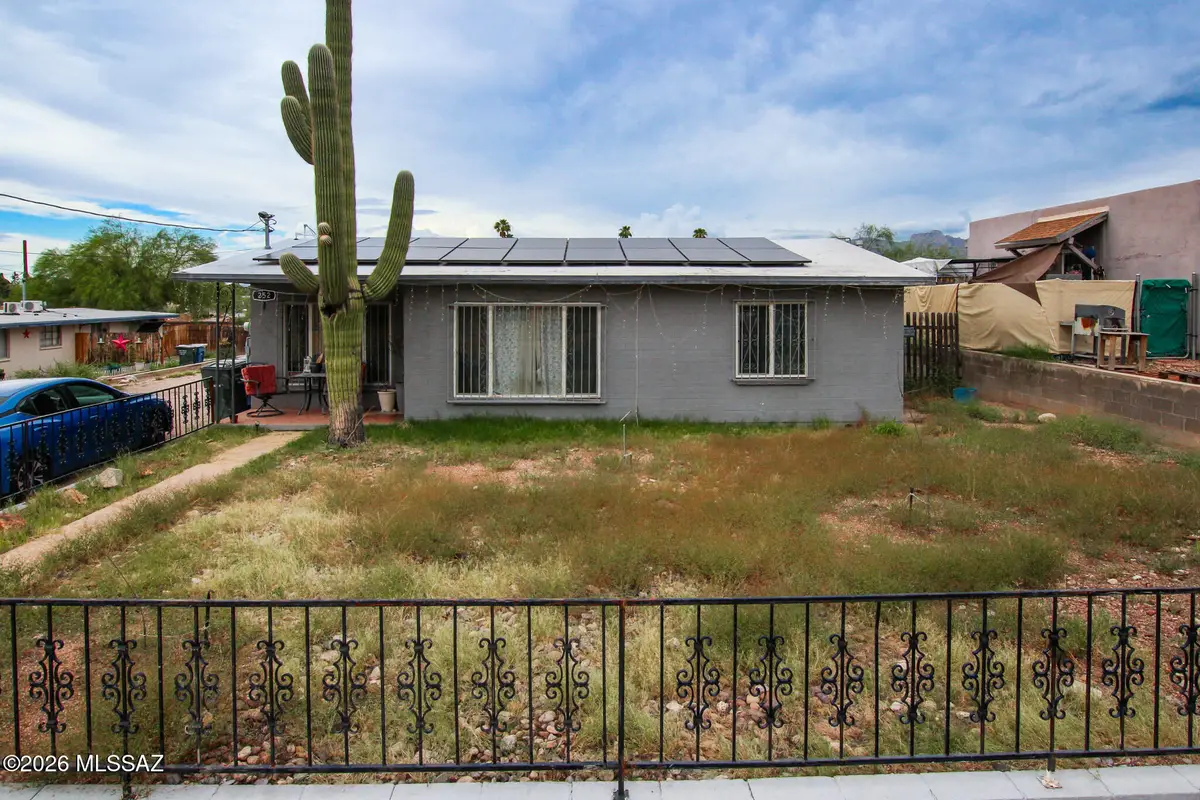 252 W Blacklidge, Tucson, AZ 85705 - #1