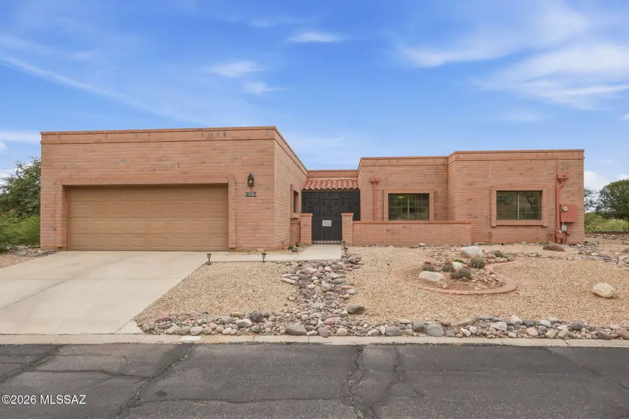 1830 W Camino Urbano, Green Valley, AZ 85622 - #2