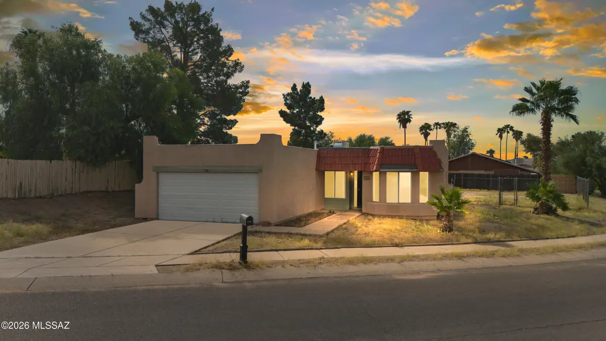 8280 N Suwannee, Tucson, AZ 85741 - #1