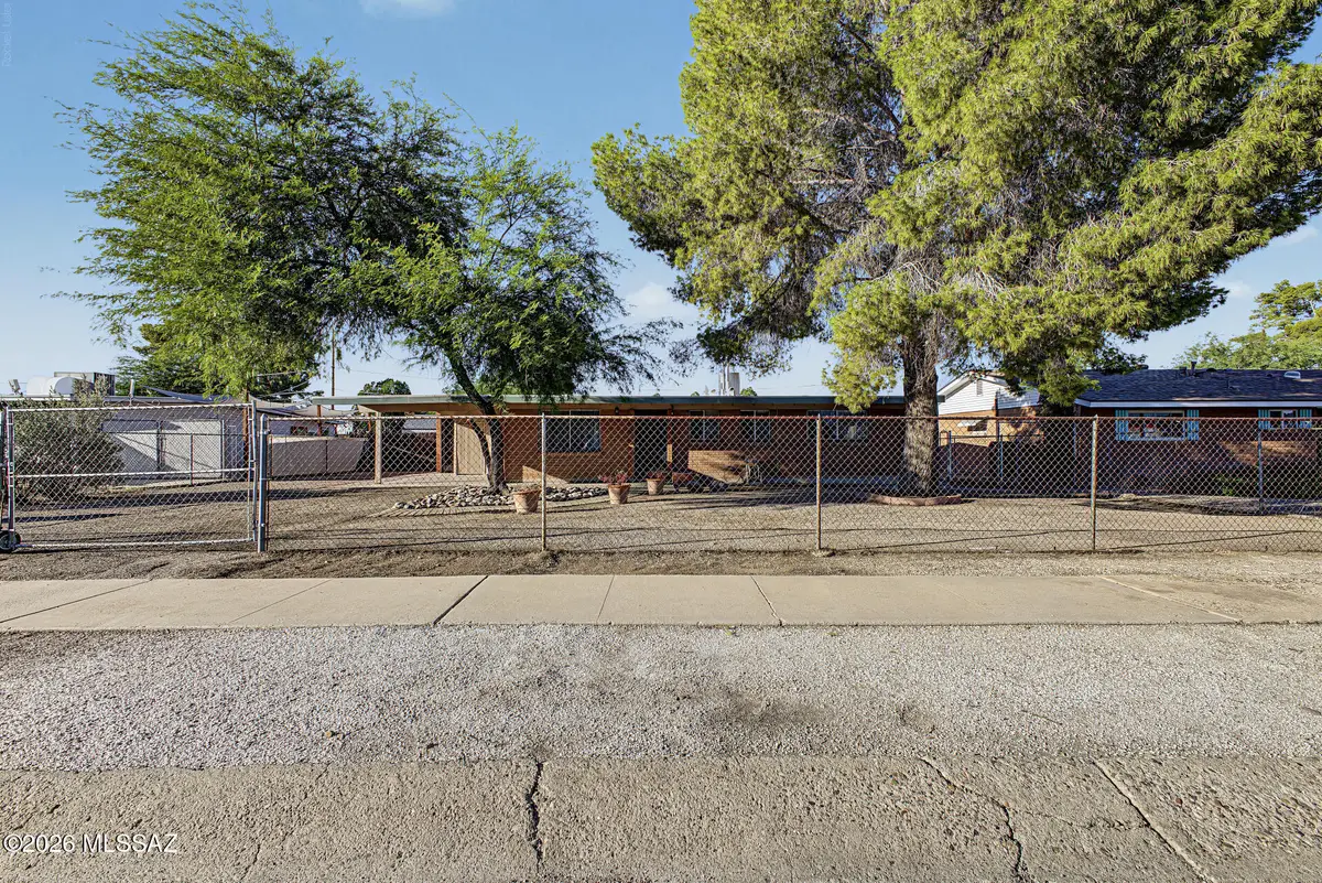 5353 E Douglas, Tucson, AZ 85711 - #1