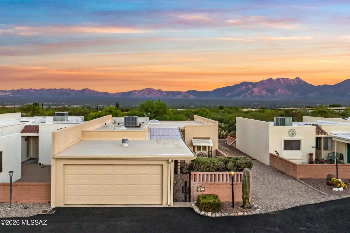 907 W Rio Altar, Green Valley, AZ 85614 - #1