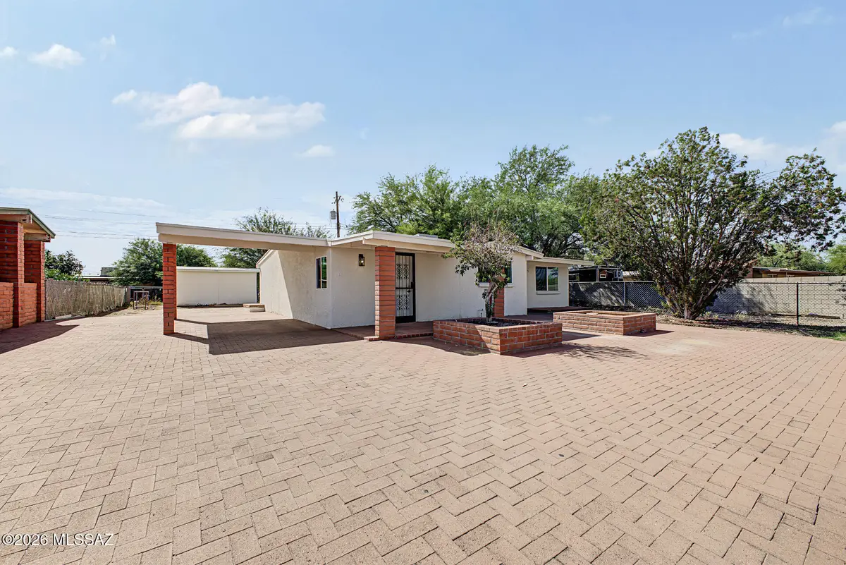 325 W Santa Paula, Tucson, AZ 85706 - #1