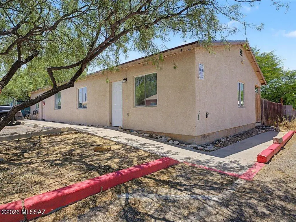 81 E Laguna, Tucson, AZ 85705 - #1