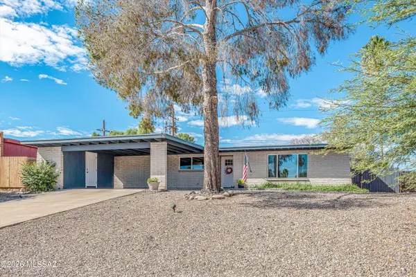 8672 E Olympic Club, Tucson, AZ 85710