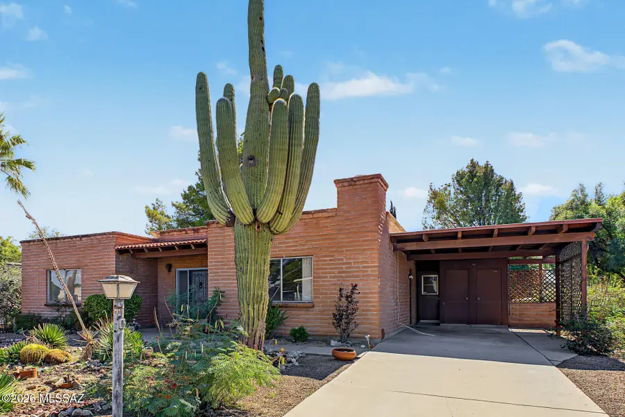 945 S La Higuera, Green Valley, AZ 85614 - #3