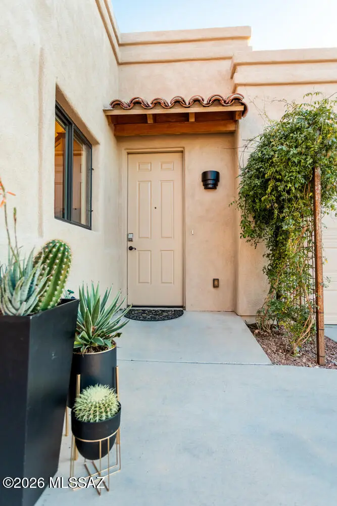 9809 N Ridge Shadow, Tucson, AZ 85704 - #1
