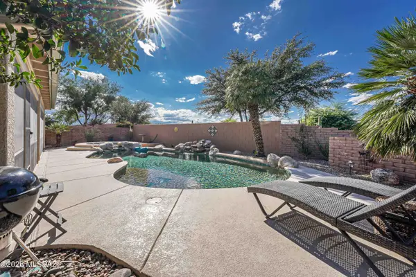 989 N Rhodes, Green Valley, AZ 85614