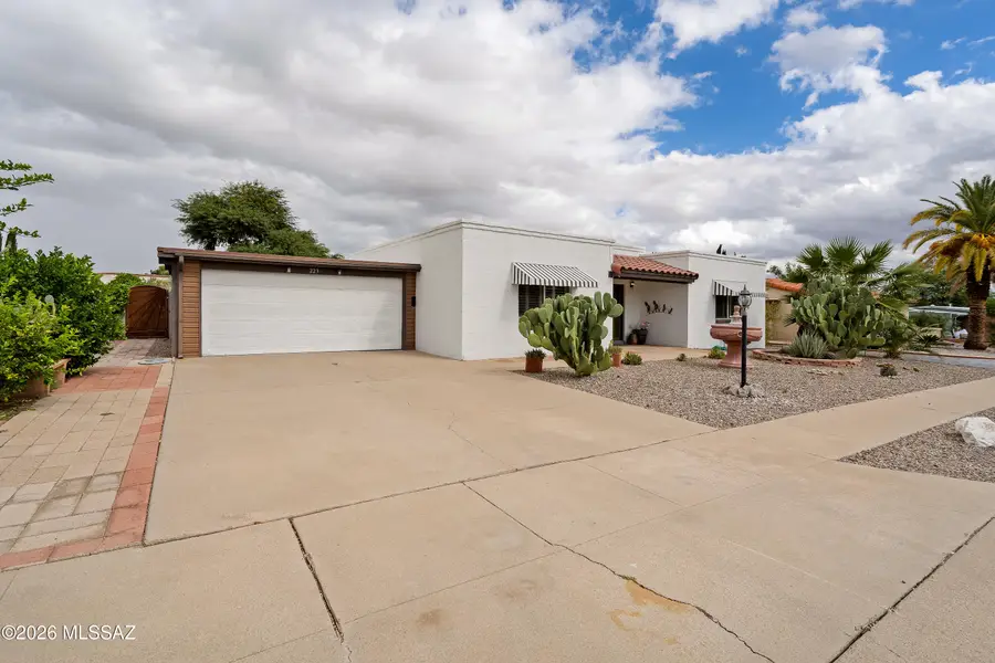 223 E El Naranjo, Green Valley, AZ 85614 - #2