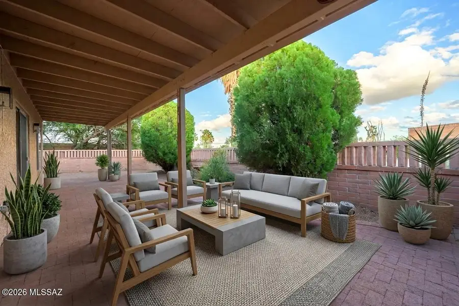 1846 W Camino Urbano, Green Valley, AZ 85622 - #2