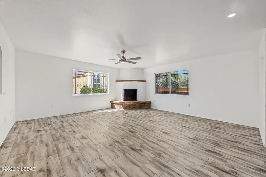 918 W Camino Guarina, Green Valley, AZ 85614 - #3