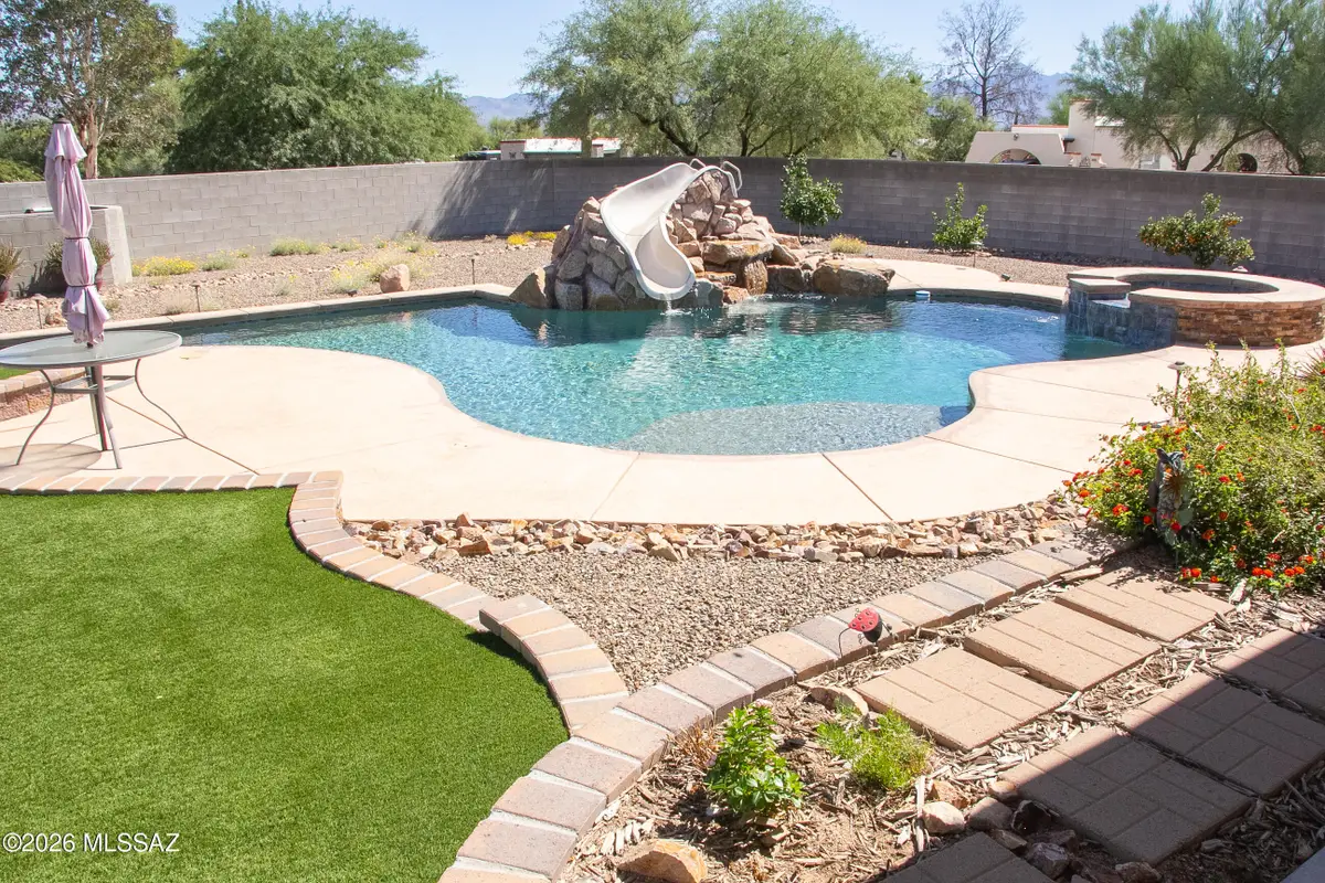 221 W El Nopal, Green Valley, AZ 85614 - #1