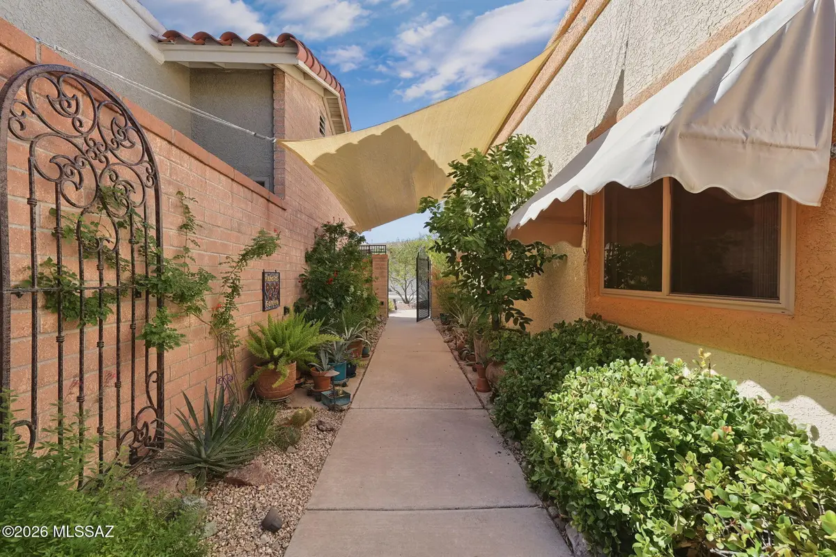 1562 W Vuelta Salvatierra, Green Valley, AZ 85622 - #1