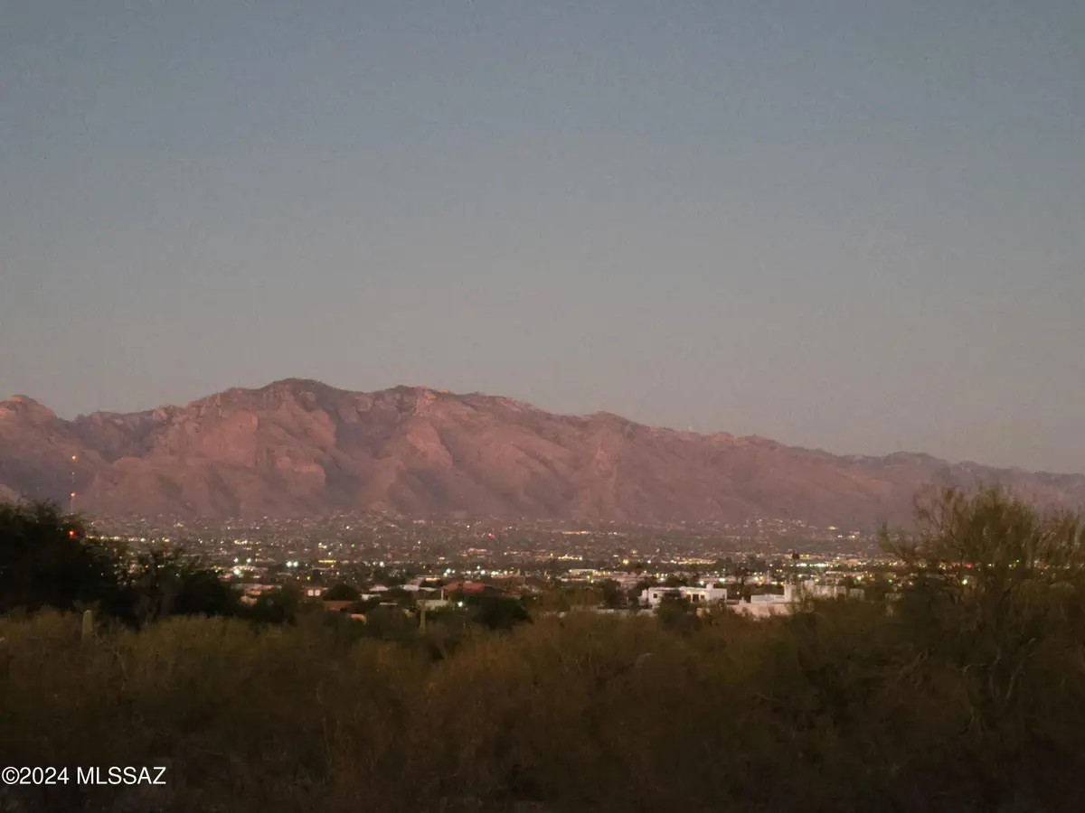 2929 N Sunrock, Tucson, AZ 85745 - #1