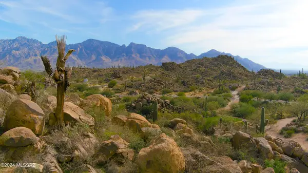 656 W Granite Gorge, Oro Valley, AZ 85755