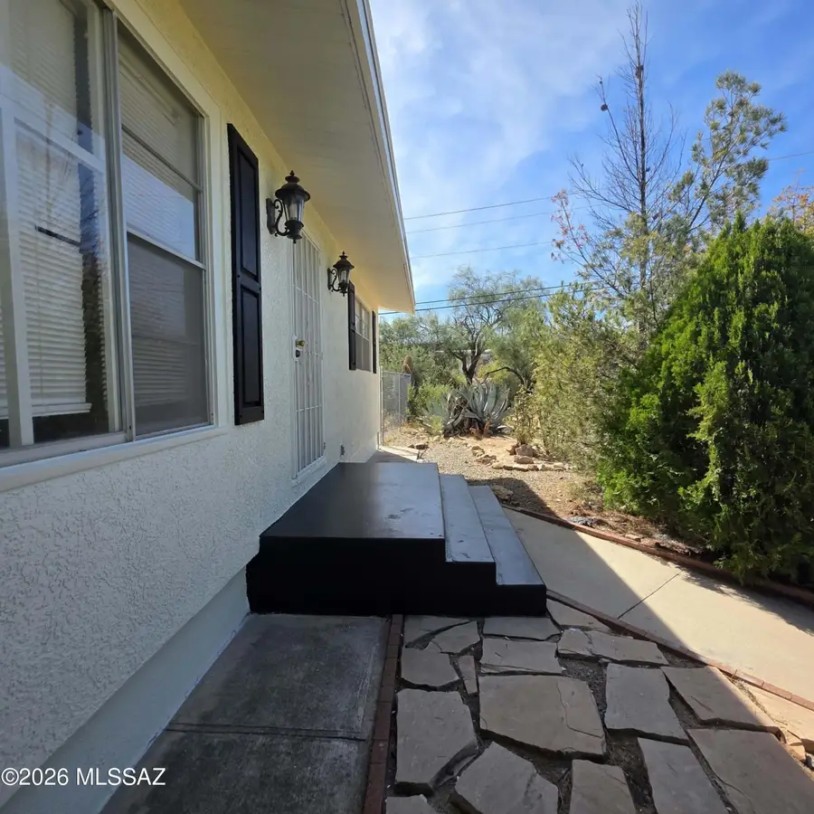 657 S Dragoon, Benson, AZ 85602 - #2