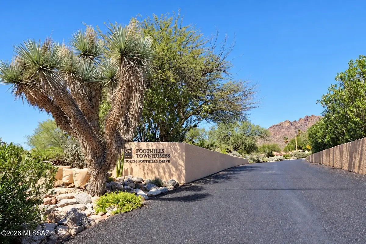 6427 N Foothills, Tucson, AZ 85718 - #1