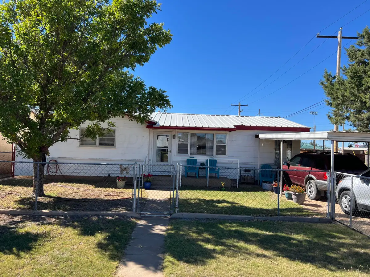611 Ashland Avenue, Friona, TX 79035 - #1