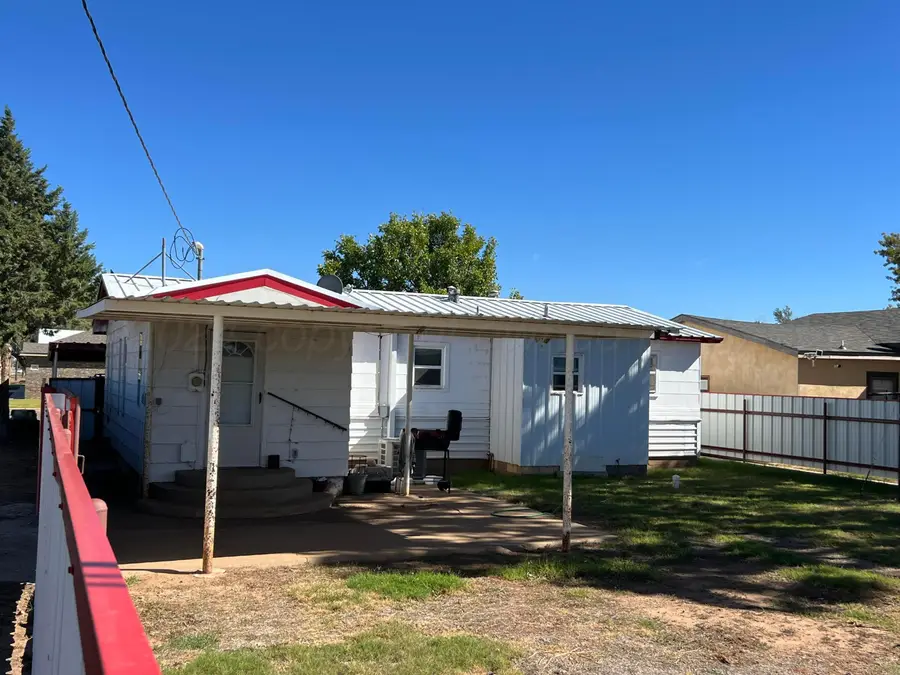 611 Ashland Avenue, Friona, TX 79035 - #2