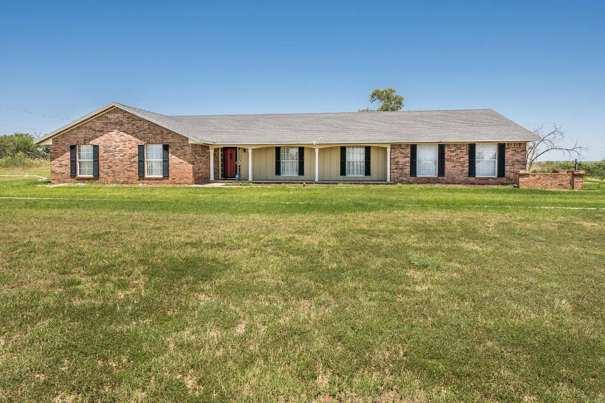 100 Berry Avenue, Memphis, TX 79245 - Image #1