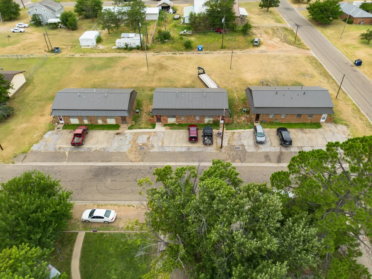 604 & 606 Collinson, Clarendon, TX 79226 - Image #1