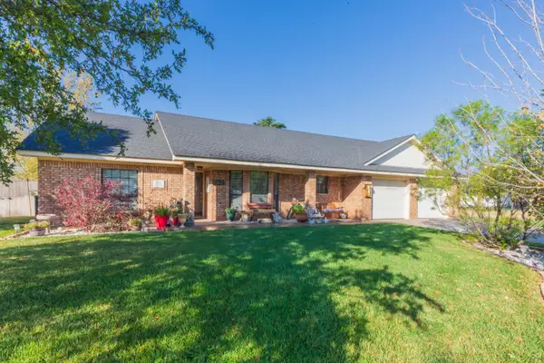 911 Pecan Avenue, Panhandle, TX 79068-1990