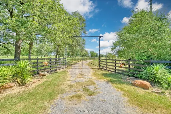 2266 Dutton Lane, Madisonville, TX 77864