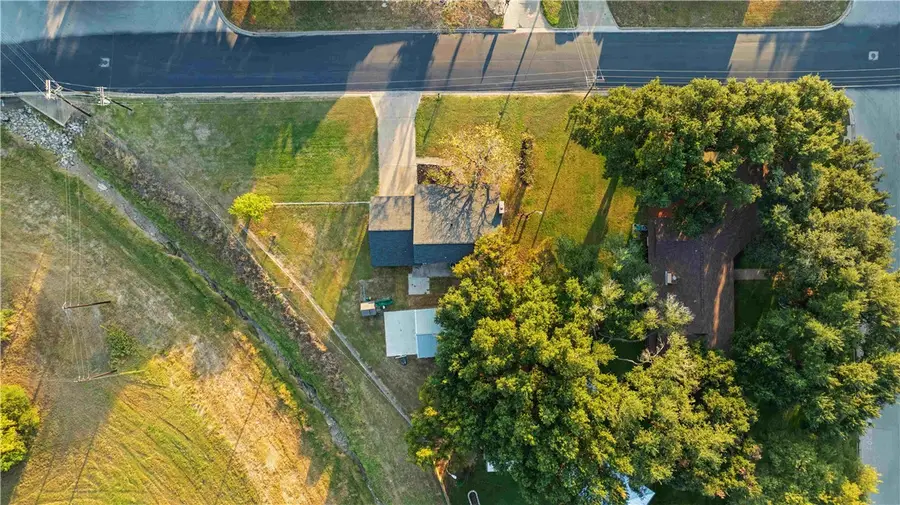 1501 Hackberry Street, Hearne, TX 77859 - Image #2