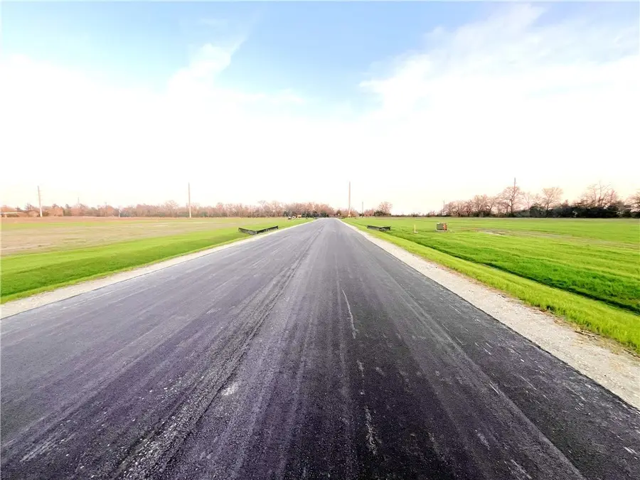 2401 Coronado Estates Drive, Bryan, TX 77808 - Image #2