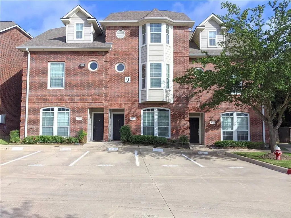 305 Holleman #902, College Station, TX 77840 - Image #1