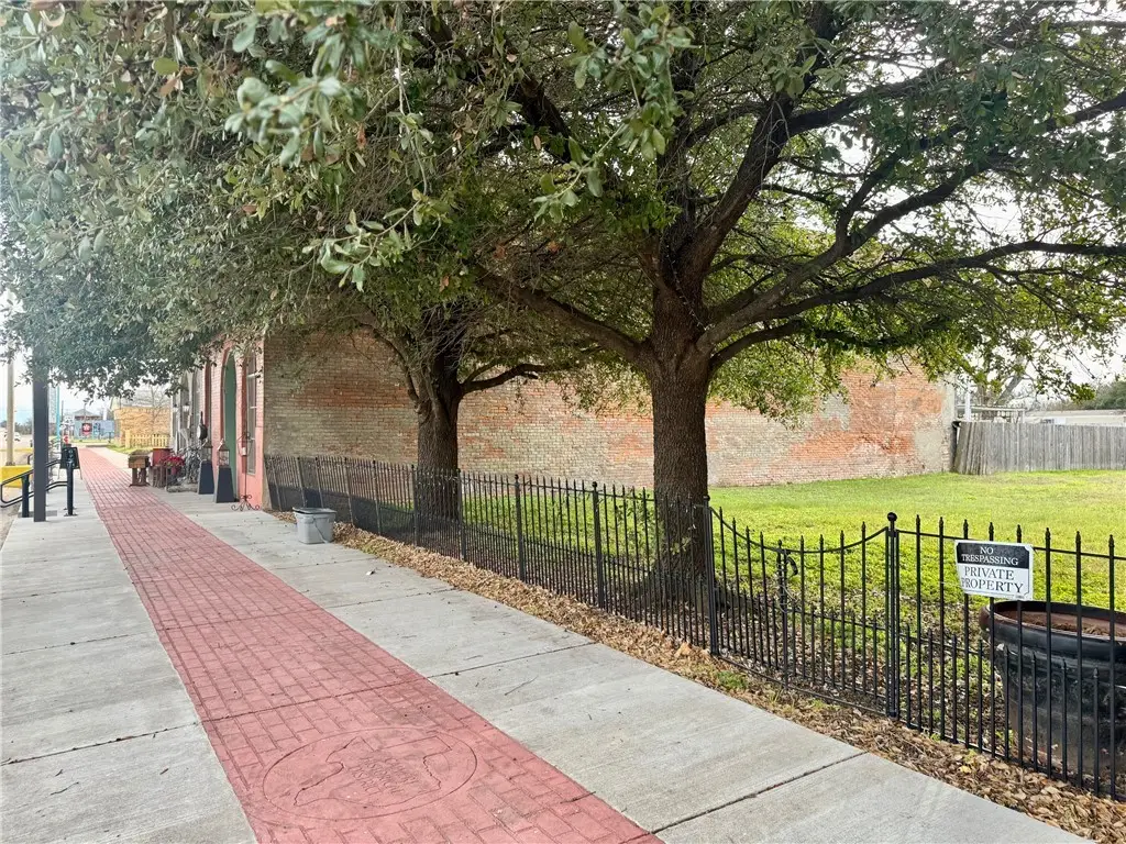 703/705 S Main Street, Calvert, TX 77837 - #1