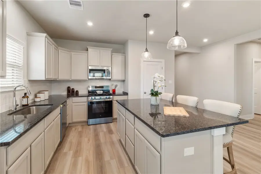 6303 Raleigh Drive, College Station, TX 77845 - Image #3