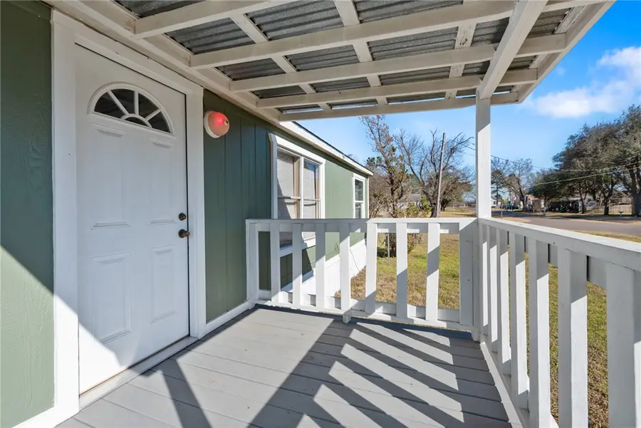 218 E Denton Street, Bremond, TX 76629 - Image #3