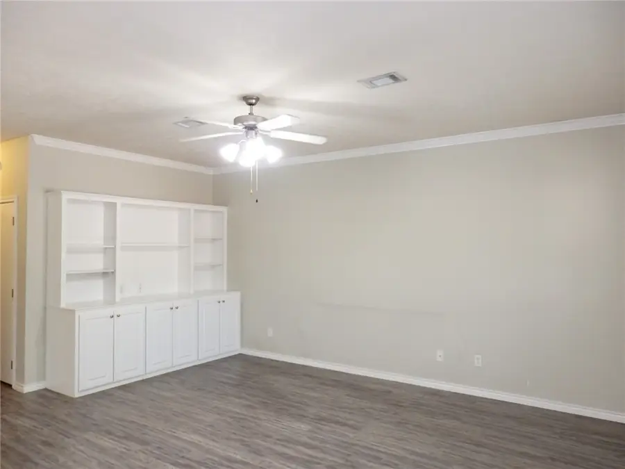 1702 Deacon #101, College Station, TX 77845 - Image #2