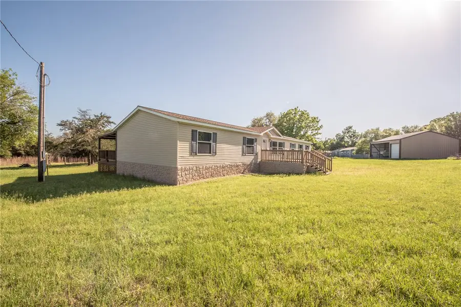 102 Windwood Circle, Somerville, TX 77879 - Image #3