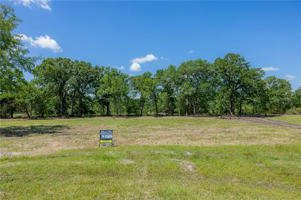 6512 Atakapan Trail, Bedias, TX 77831