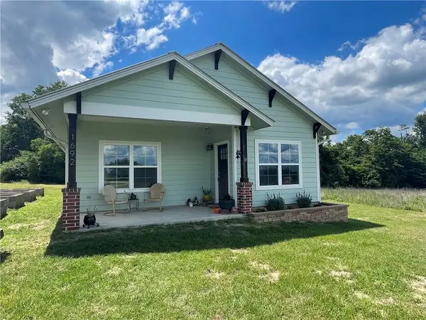 1692 Henry Prairie Road, Franklin, TX 77856