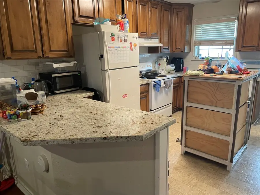 902 Azalea Court, College Station, TX 77840 - Image #3