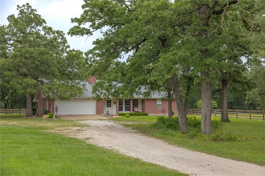 4988 Paso Fino Lane, Madisonville, TX 77864 - Image #3