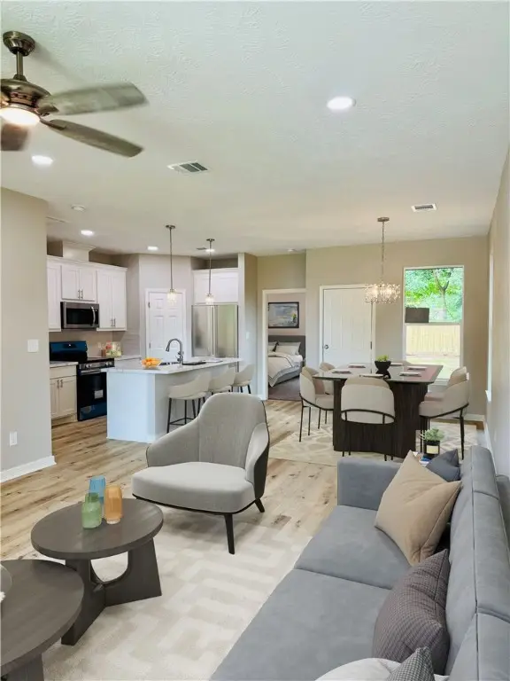 501 W Tenth Street, Hearne, TX 77859 - Image #2