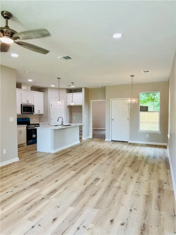 501 W Tenth Street, Hearne, TX 77859 - Image #3