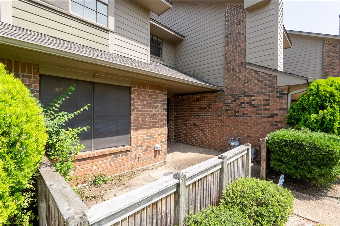 2400 Longmire Drive #204, College Station, TX 77845 - Image #1