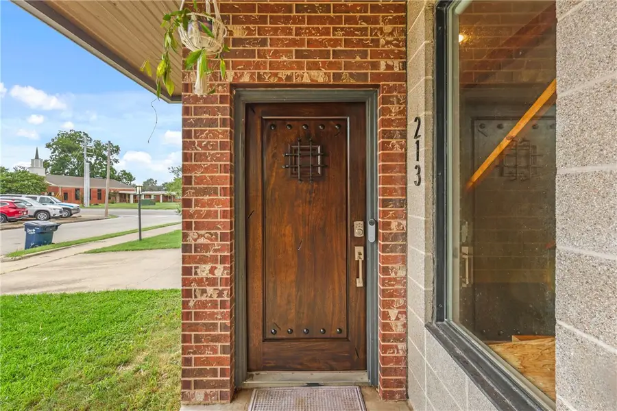 213 N Houston Avenue, Bryan, TX 77803 - Image #2