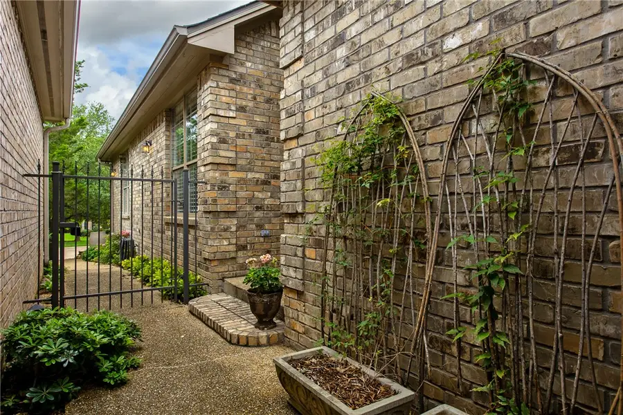 1302 Essex Green, College Station, TX 77845 - Image #3