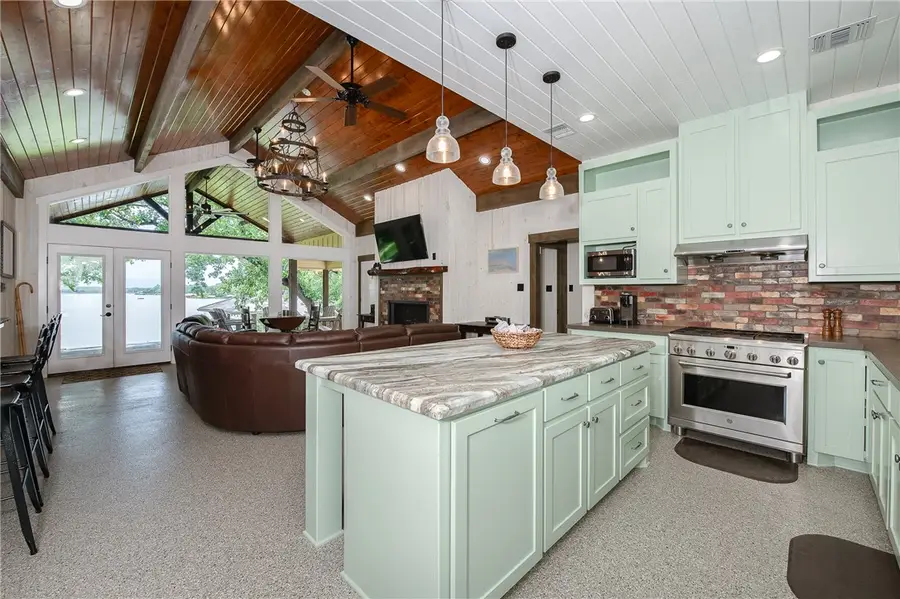 8695 Clyde Acord Road, Franklin, TX 77856 - Image #2